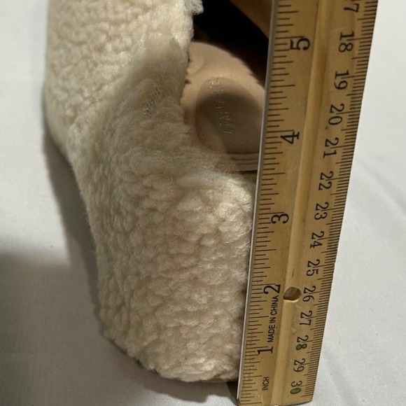 Azalea Wang Faux Sherling Platform Clogs Womens 6 Cream Fuzzy Teddy Mules Chunky - Picture 7 of 8